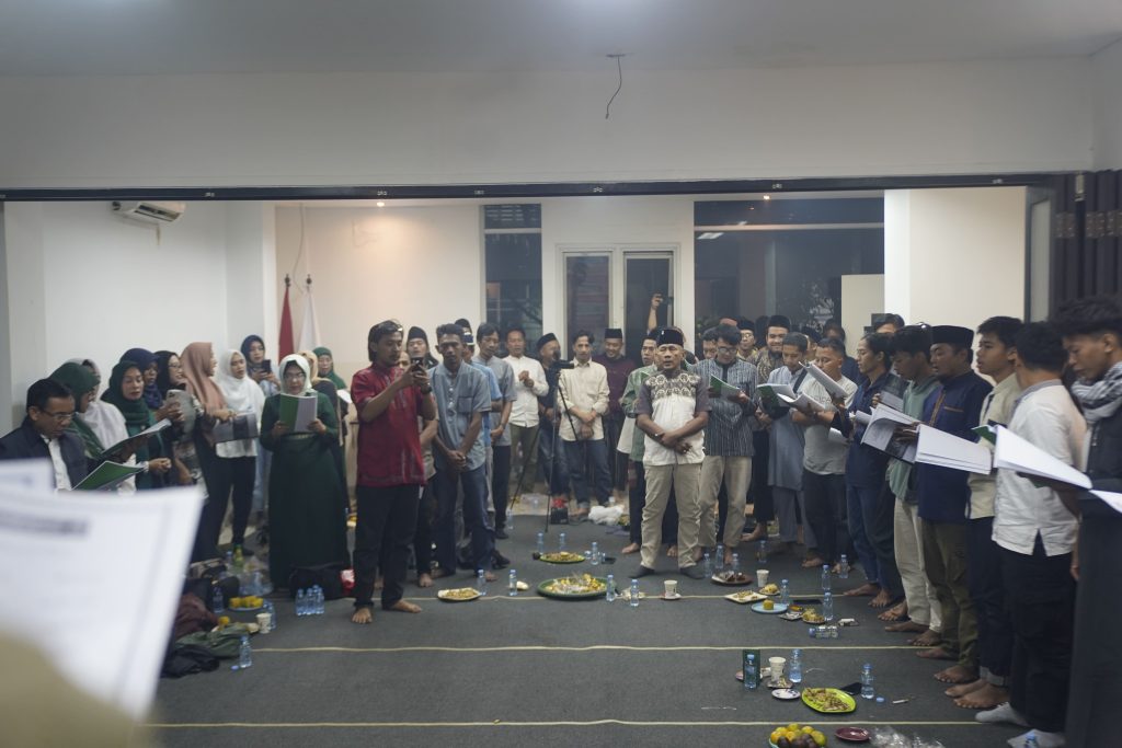 MUJAHADAH MENGOBARKAN RUHUL JIHAD POLITIK SANTRI JAWA BARAT